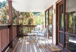 Cosy Romantic Lodge, Perfect Couples Getaway - Image 4