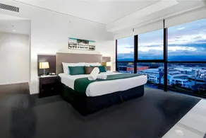 2bedroom beach resort apartment, broadbeach - Image 5