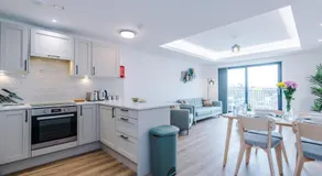 Hilltop Serviced Apartments-Stockport - Image 2