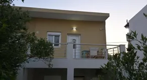 Orange apartment - Image 5