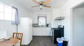 Solvang Bungalow A - Image 2