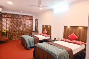 Hotel Sai Lodge - Image 4
