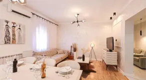 Oscar & Leo Apartments - Image 2