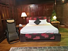 Lowinski Lodge - Image 3