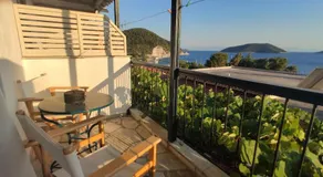 Violetta Apartments - Image 2
