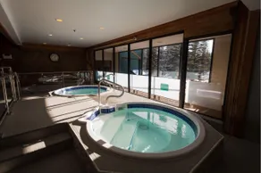 Lake Louise Inn - Image 4