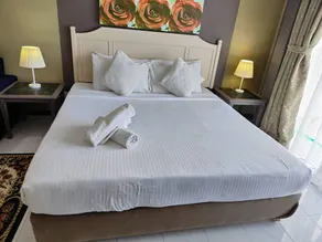 Seaview Deluxe Rainbow Paradise Tg Bungah 6pax - Image 4
