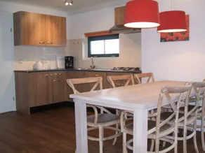 Wunderschönes Ferienhaus mit Garten und Terrasse - Image 4