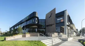 Aircabin - Denham Court - Modern - 4 Beds House - Image 3
