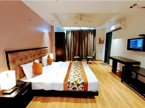 The Diamond Tree Hotel & Banquet - East Delhi - Image 1