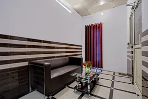 Flagship Hotel Happy Stay - Image 2