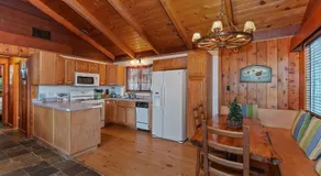 Emerald Arrowhead Haus - For 6 - Image 4