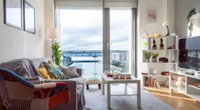 Liverpool Mersey View Stay with Free Parking - Image 2