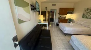 Affordable Stay Great Spot 2240 - Image 2