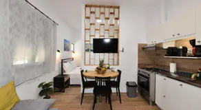 A comfy studio with hot tub - Image 2