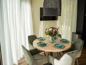 Spacious Holiday Home With Garden - Image 5