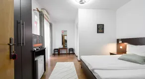 Hotel VULTURUL Pitesti - Image 2