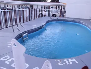 Niagara Inn & Suites - Image 3