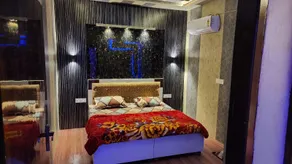 RRR HOTEL - Image 2