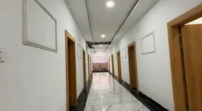 Hotel Shri Omkar Palace & Family Restaurant - Image 4