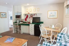 Mount Battie Inn - Image 5