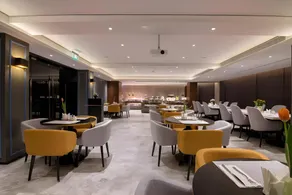 Yitel Premium Kunming Nanping Pedestrian Street Jinma Biji Archway - Image 3