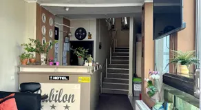 Lion's Hotel - Image 3
