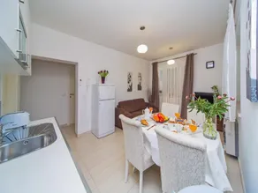 4B Apartments - Image 3