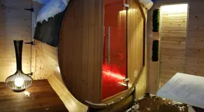 Apartment PLAZA -Wallbox 11kW- Private SPA- Jacuzzi, Infrared Sauna, Luxury massage chair, Parking, Entry with PIN 0 - 24h, FREE CANCELLATION 24 hours before Check In,Premium pillows and mattress - Image 4