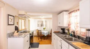 City Oasis and Spa Close to Beaches - Image 4