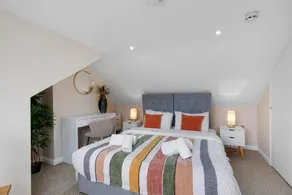 Stylish 4-bedroom, 2-Bathroom Home in Brightside Avenue - Image 2