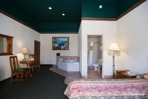 Hotel Roma Golden Glades Resort - Image 2