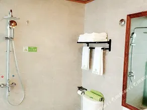 Jinggu Fang Ting Holiday Hotel - Image 2
