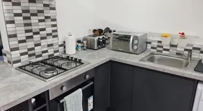 SAV Apartments Leicester - 2 Bed Cosy Flat Saffron - Image 2