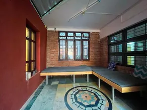 Rahees Bi Roambay - Backpacker Hostel - Image 4