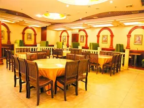 Vienna Hotel Suzhou Luokou Furniture Store - Image 4