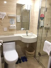 GreenTree Inn Chongqing Jiefangbei Xinmin Street Express Hotel - Image 4