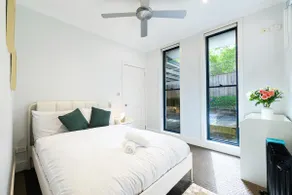 Wahroonga 2Br warm home near train - Image 2