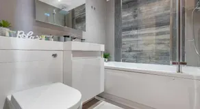 Modern Two Bedrooms Flat in Kingston KT2, London - Image 4