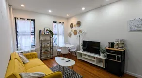 Chic One Bedroom Retreat in Downtown Manhattan - Image 2