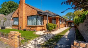 3 Bedrooms By The Lake, Top Location - Image 4