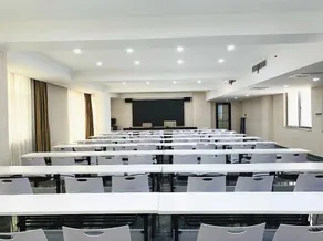Huayu Art Hotel - Image 2