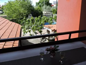 Ferienwohnung mit Pool, Terrasse und Grill | Gartenblick - Image 4