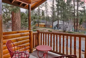 Charmant chalet adapté aux familles avec terrasse, jacuzzi et barbecue | Vue lac | Avec animaux bienvenus - Image 4