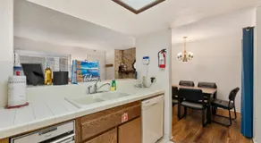 Heavenly Chairview Condo home - Image 4