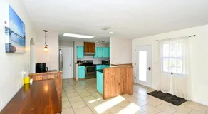 Heated Pool Home - VERY close to Siesta Beach, Restaurants & Shops! - Image 3