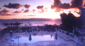 UMBRELLA BEACH APARTMENTs - Image 2