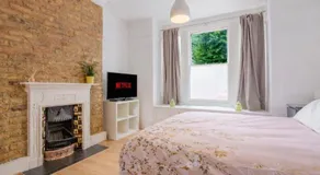 Cozy central Chiswick 3 BD Garden 5 mins to tube - Image 2