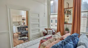 Riverwalk Gem-Stylish Downtown Escape with Views - Image 2