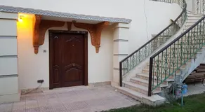 Elite Homes 3BR Sunny Apartment Families Only - Image 2
